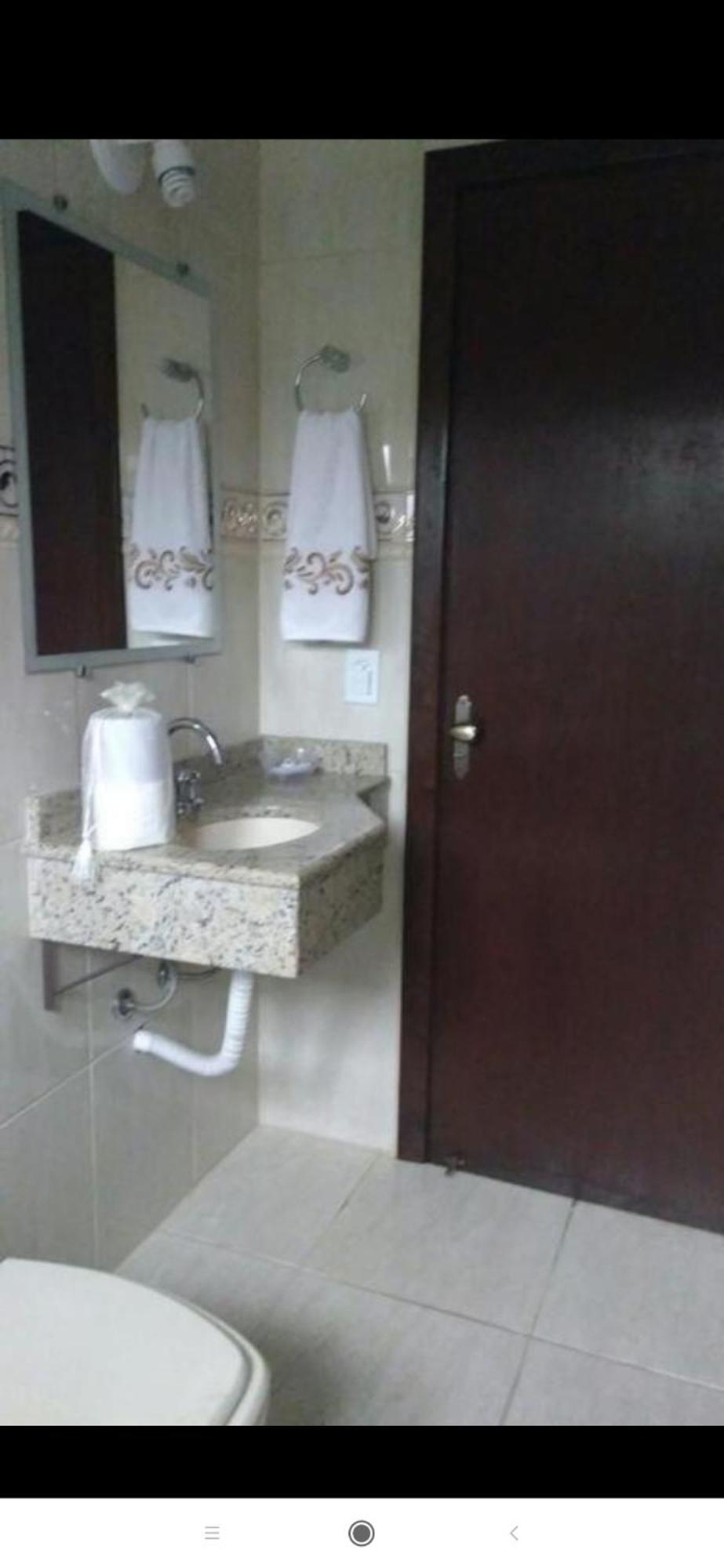 Residencial Pine House Pensión Canela